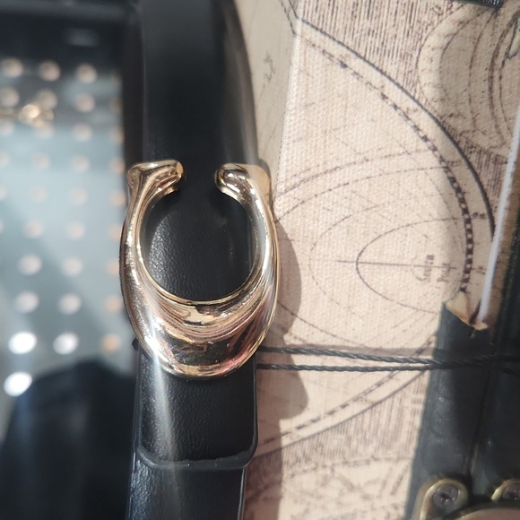 Coach Reversible black and tan size small belt with golden emblem - Picture 2 of 5